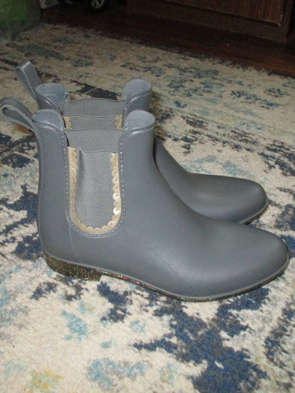 Jack Rogers rain boots size 9